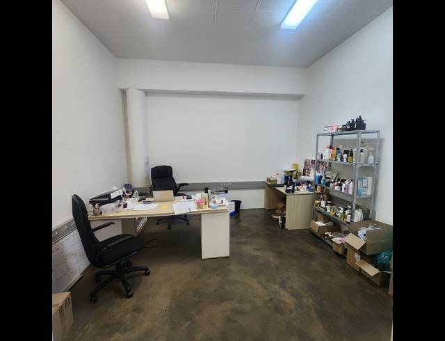 178M² OFFICE TO LET IN MORNINGSIDE